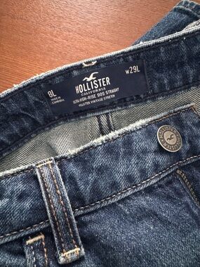 Hollister Indigo High-Rise 90s Straight Jeans